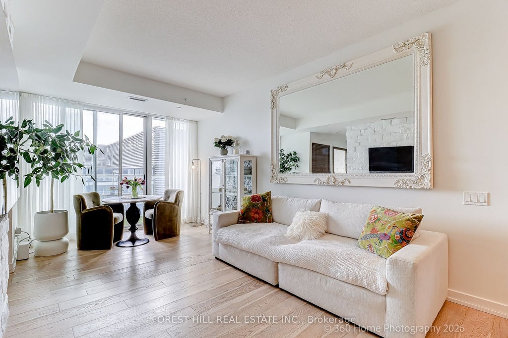 Photo of 17 Bathurst Street #1215, Toronto, ON M5V 0N1 (MLS # C13746864)