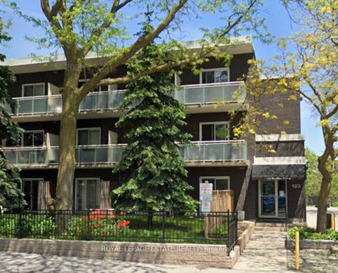 123 Woodbine Avenue 304 Toronto ON M4L 3V8