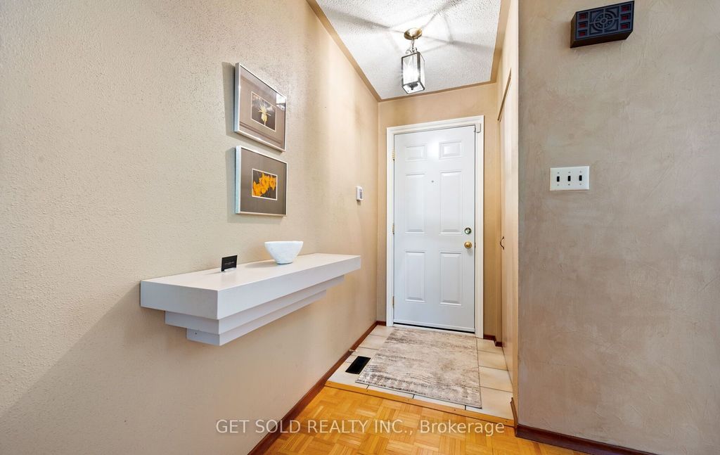 Photo of 14 Turnvale Road, Toronto, ON M9V 1L7 (MLS # W12476145)