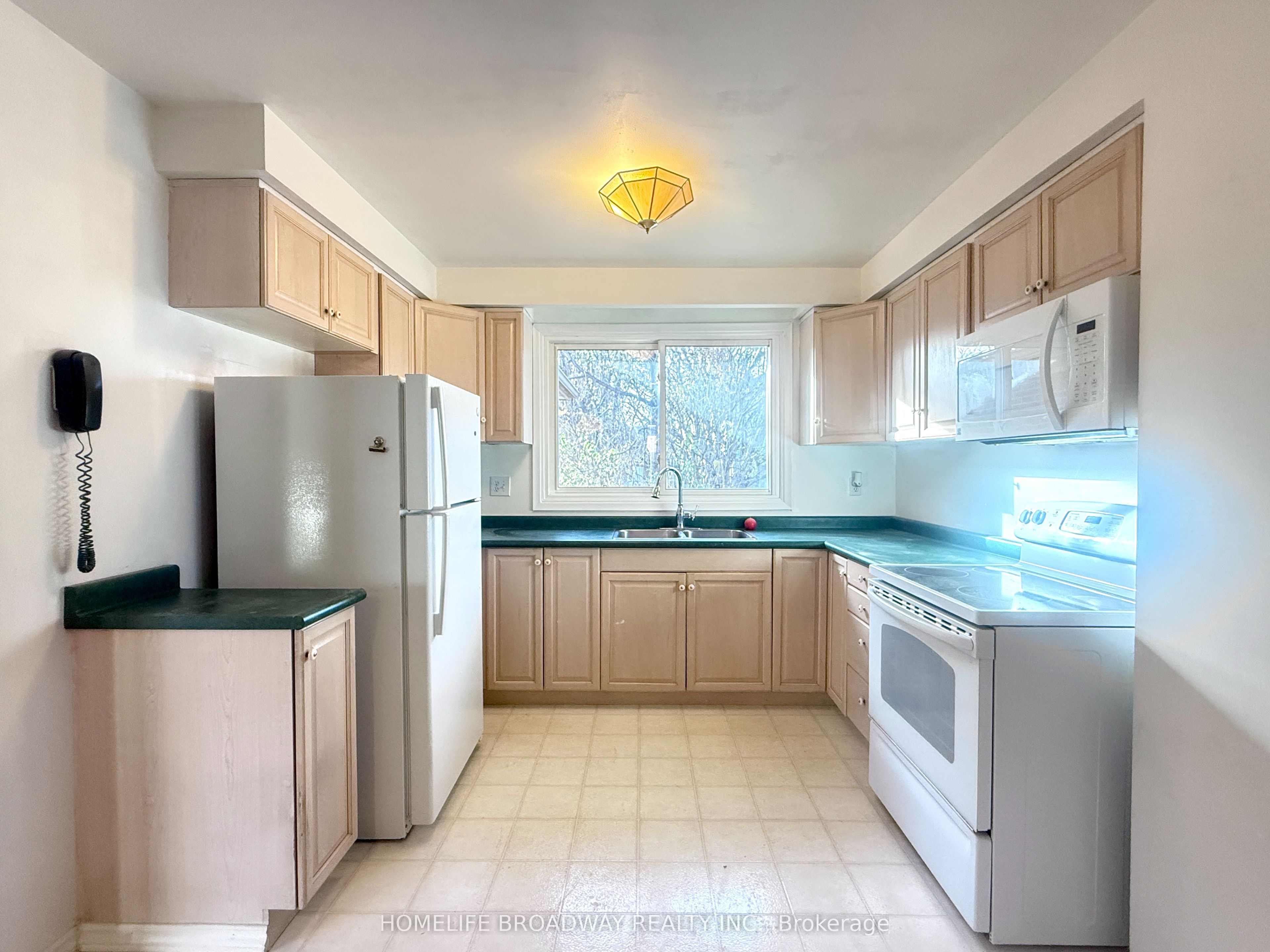 31 Fred Varley Drive