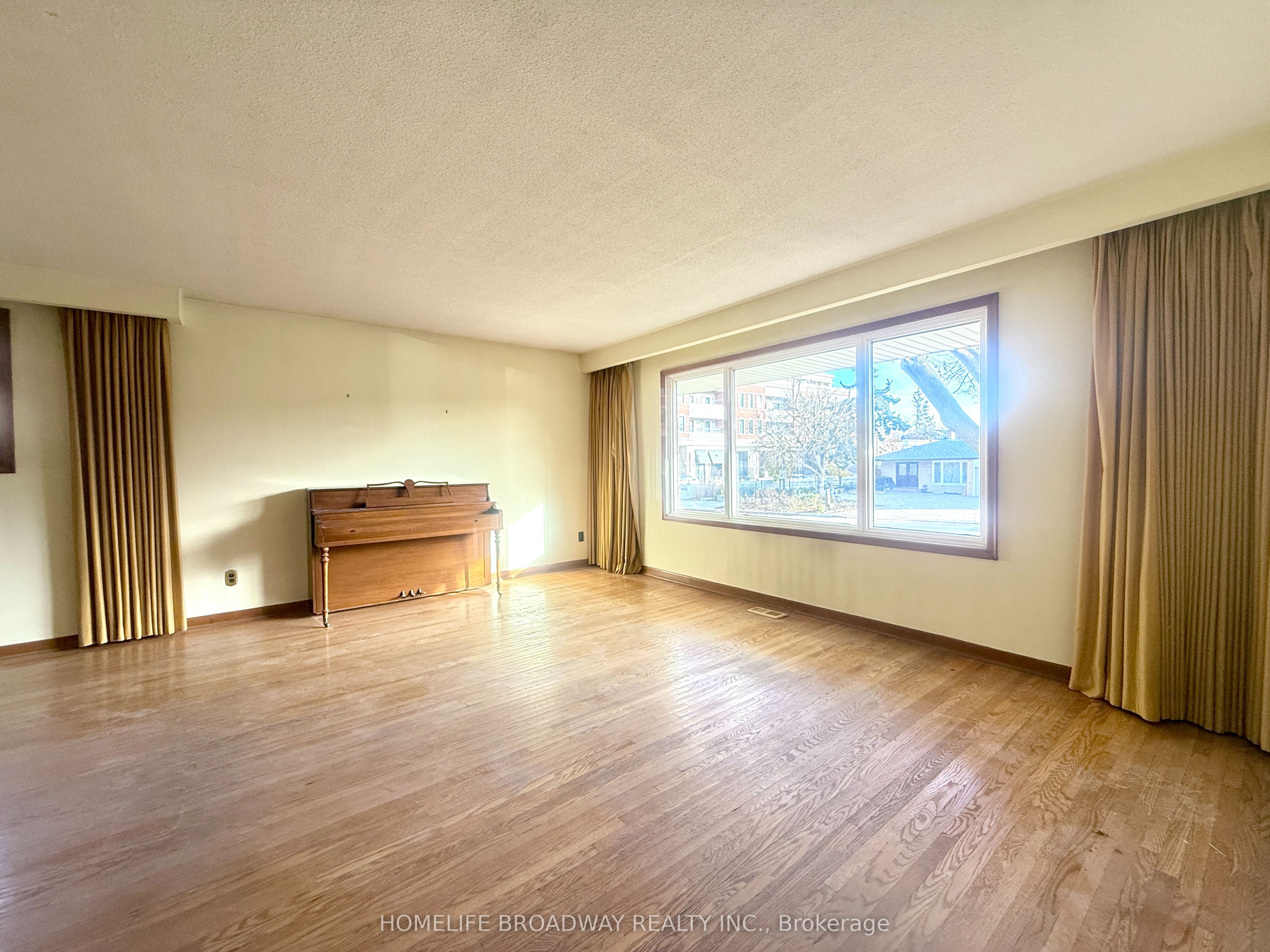 31 Fred Varley Drive