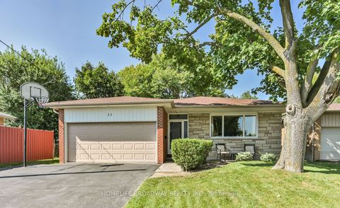 31 Fred Varley Drive Markham ON L3R 1S5