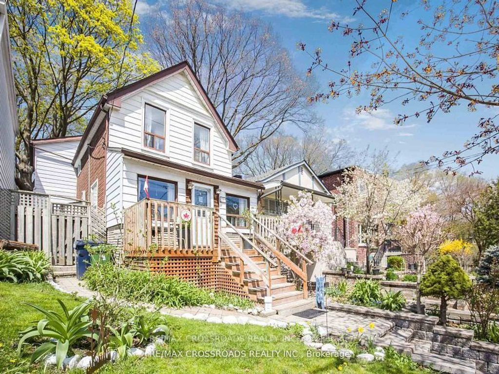 Photo of 22 Ivy Avenue, Toronto, ON M4L 2H7 (MLS # E12267586)