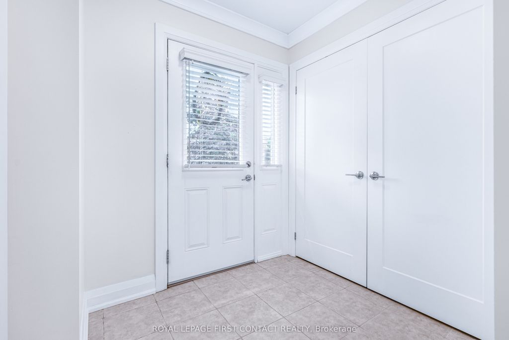 Photo of 29 MADELAINE Drive #4, Barrie, ON L9J 0G8 (MLS # S12992410)
