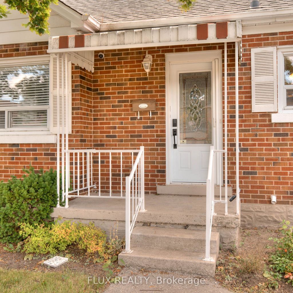 Photo of 577 Stirling Avenue S, Kitchener, ON N2M 3J5 (MLS # X12741114)