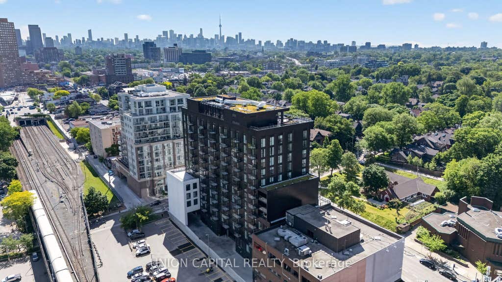 Photo of 1660 Bloor Street W #910, Toronto, ON M6P 0C6 (MLS # W13654042)