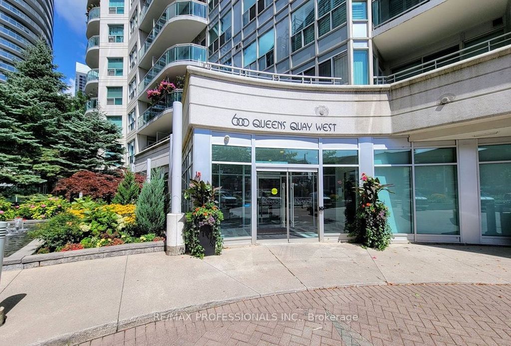 Photo of 600 Queens Quay #1028, Toronto, ON M5V 3M3 (MLS # C12425836)