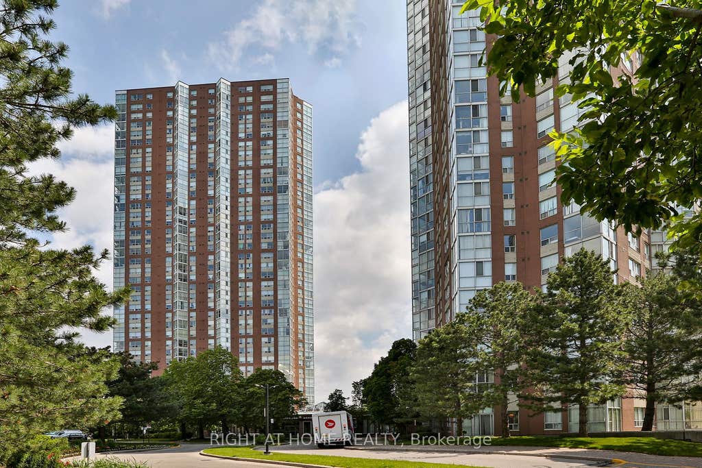 Photo of 7 Concorde Place #2212, Toronto, ON M3C 3N4 (MLS # C13660442)