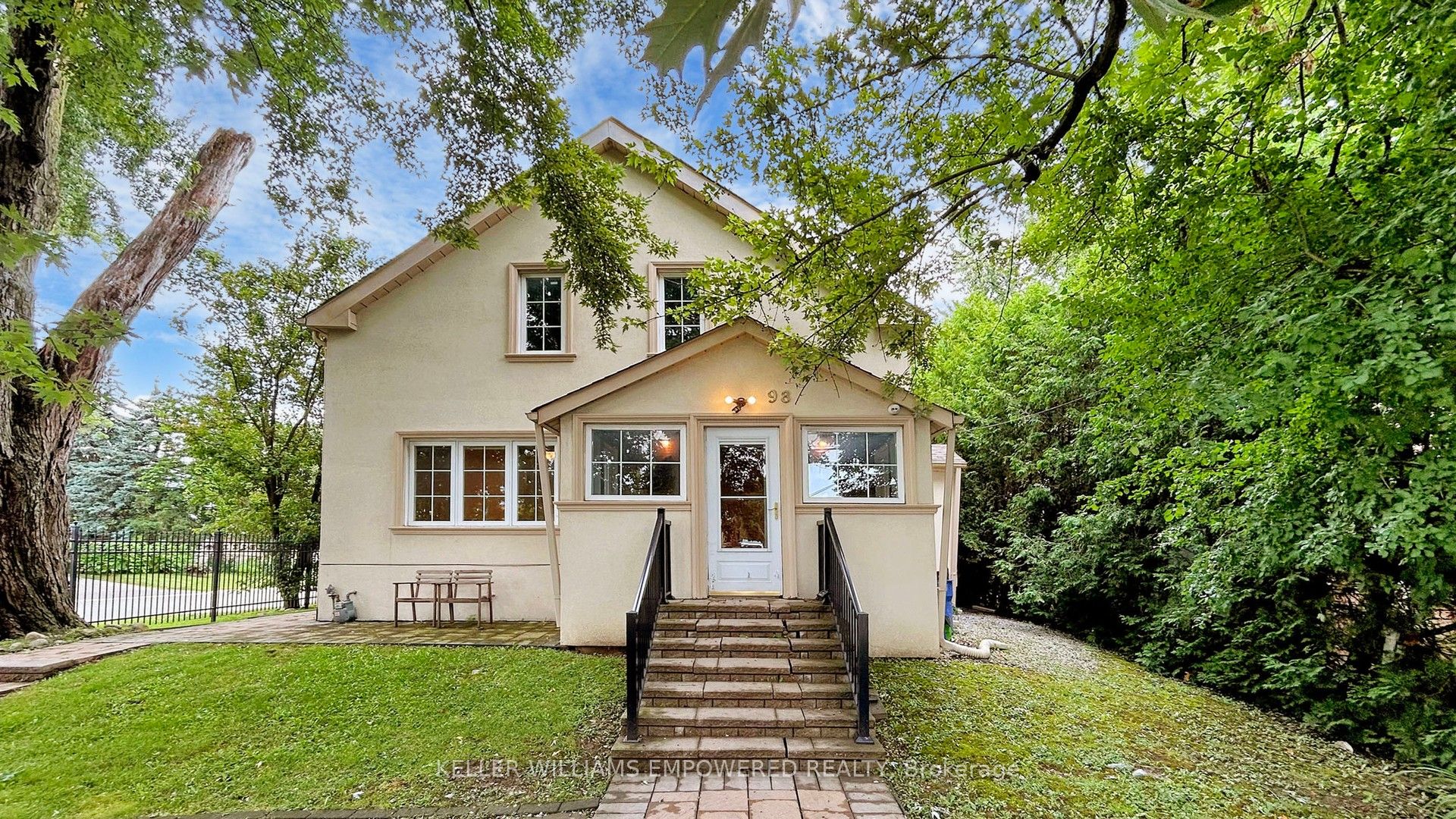 98 Glen Cameron Road