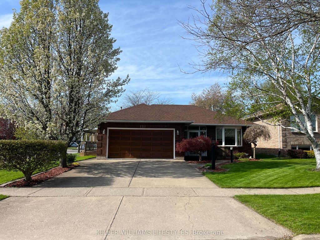 Photo of 121 CEDARVALE Crescent, Welland, ON L3C 6W6 (MLS # X13114632)
