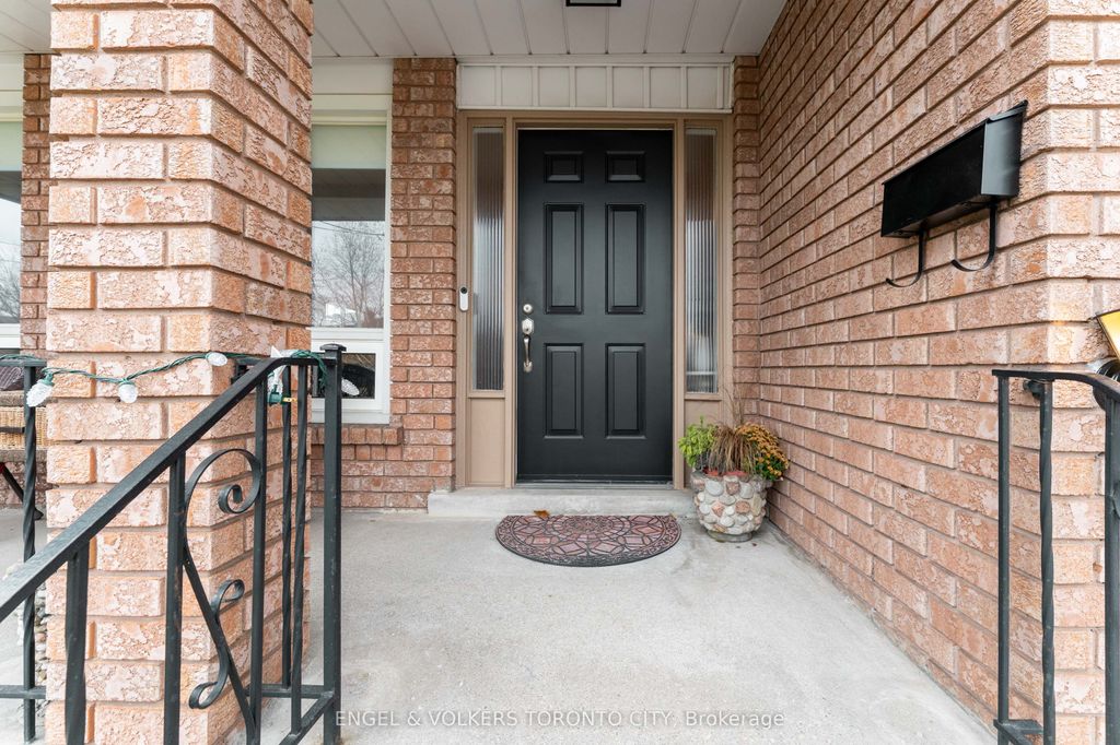 Photo of 8 Hearne Avenue, Toronto, ON M6L 3B8 (MLS # W12777490)