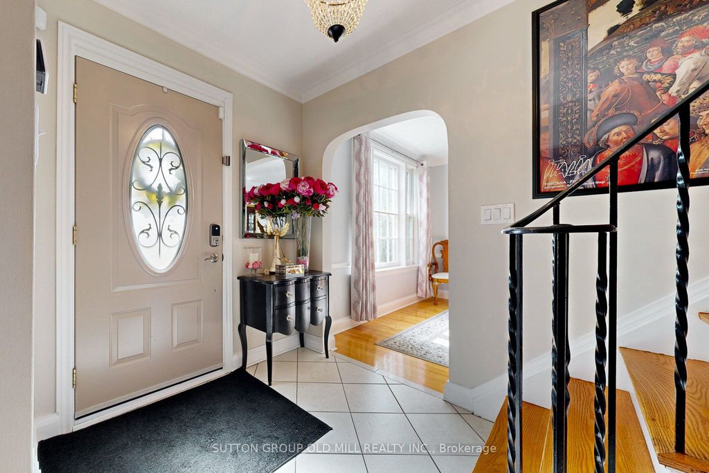 Photo of 2 Bywood Drive, Toronto, ON M9A 1L7 (MLS # W12408939)