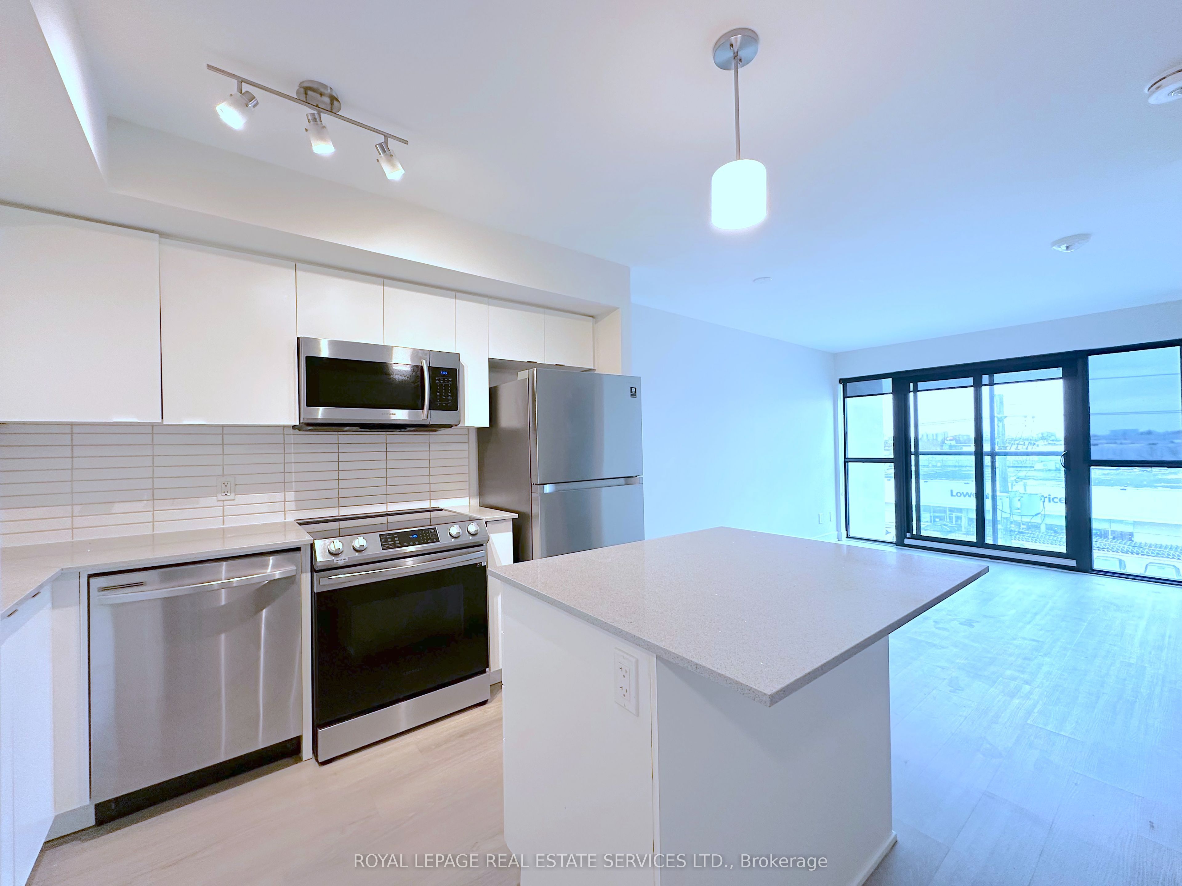 3385 Dundas Street W 409