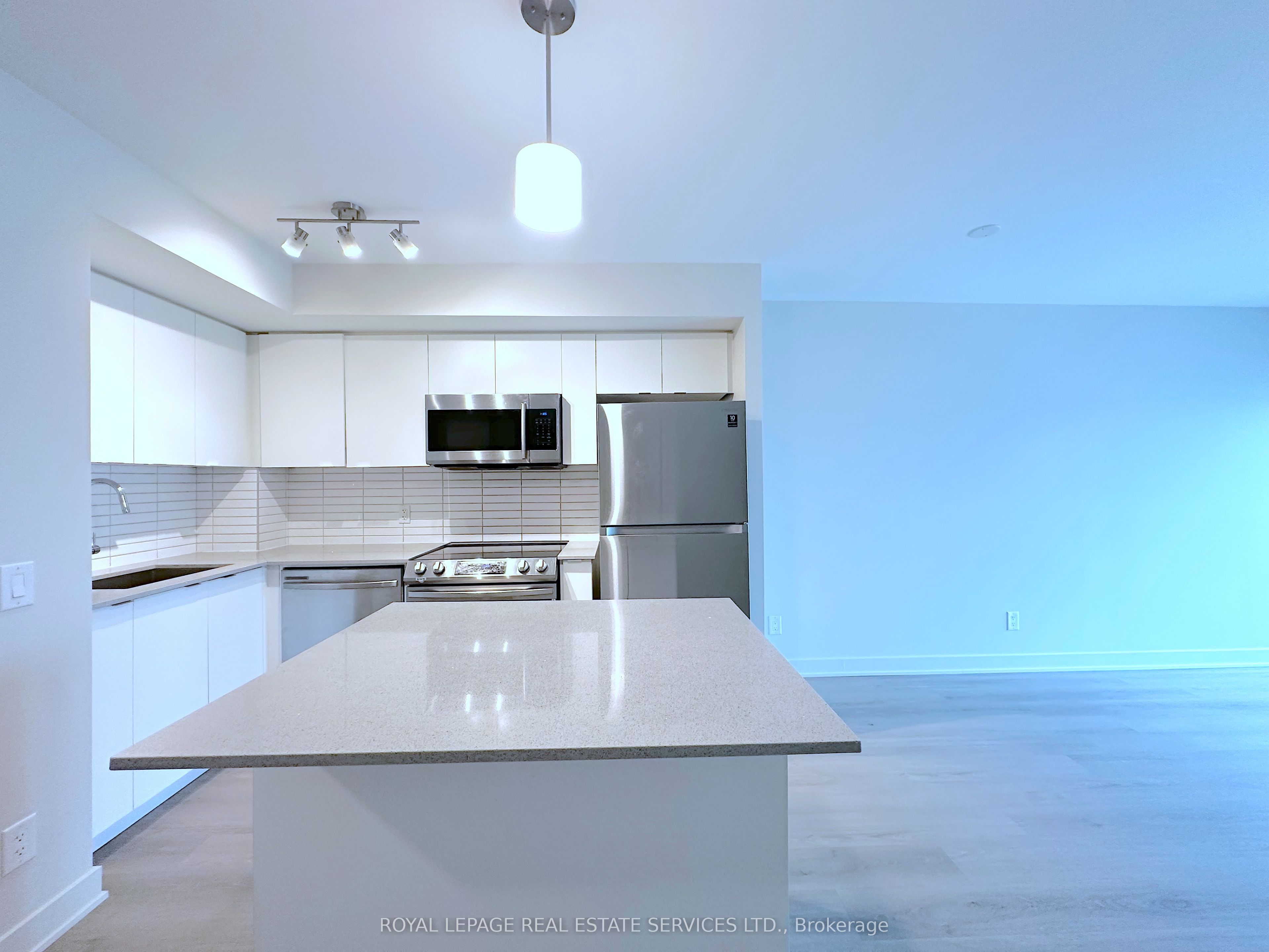 3385 Dundas Street W 409