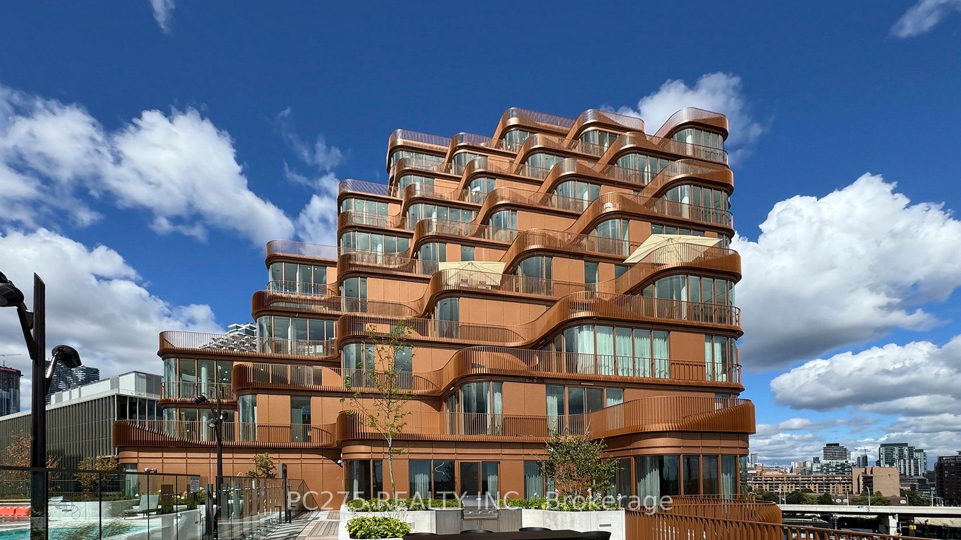 155 Merchants' Wharf N/A 325