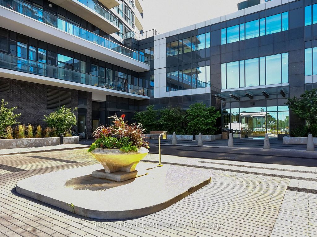 Photo of 35 Watergarden Drive #2516, Mississauga, ON L5R 0G8 (MLS # W12699656)