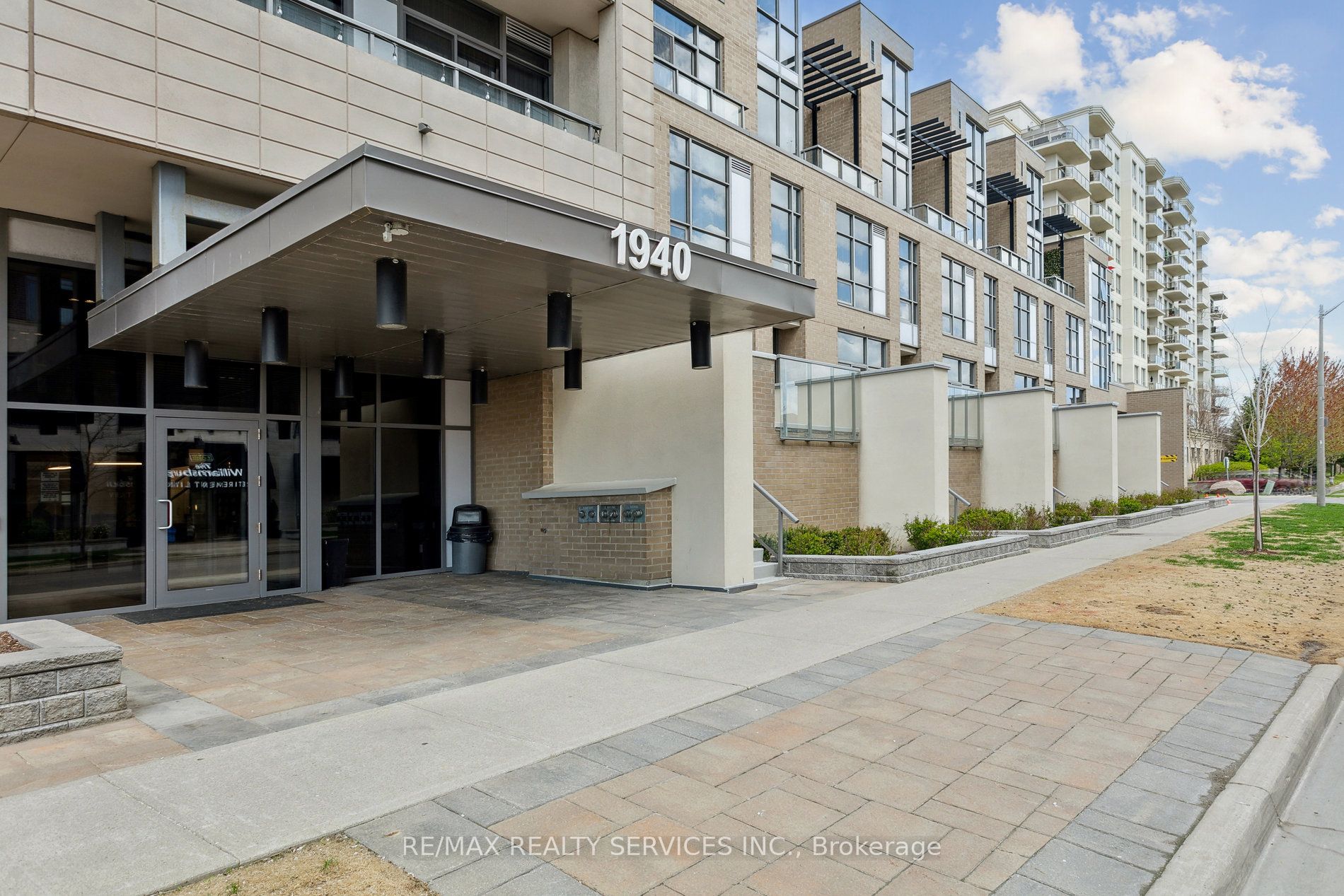 1940 Ironstone Drive 104