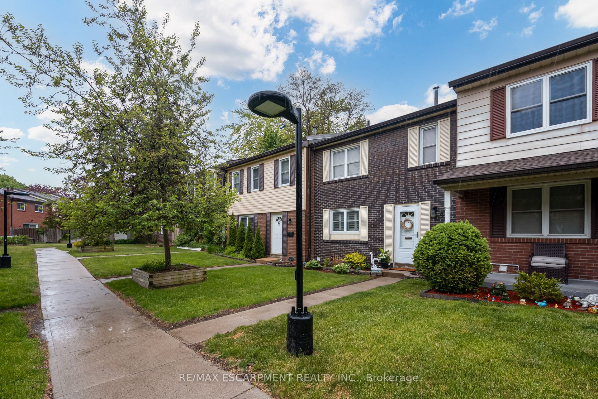 2825 Gananoque Drive 48