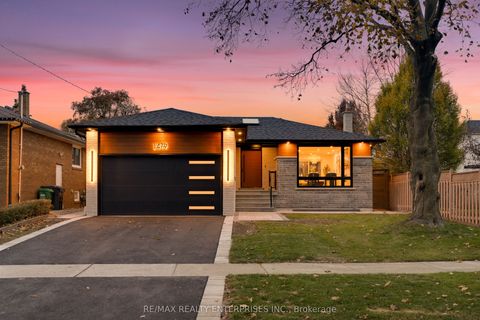 1479 Kalligan Court Mississauga ON L4X 1A9