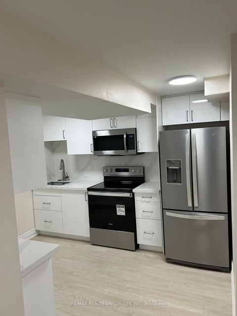 3228 Coralbean Place Lower Mississauga ON L5N 3C9