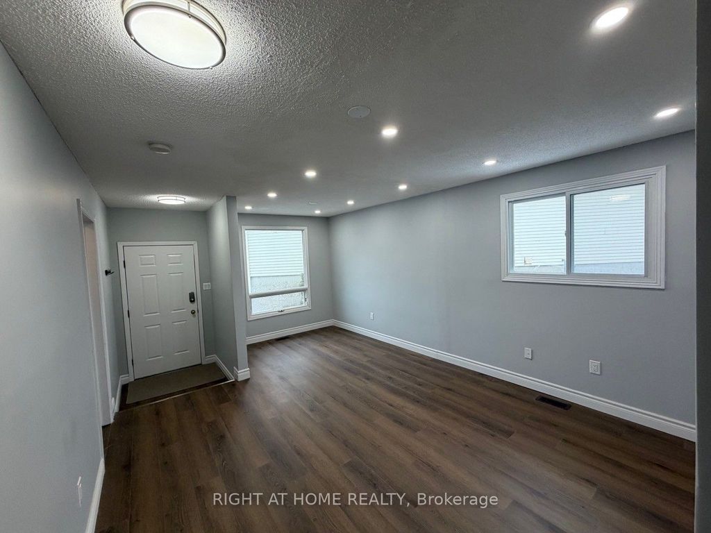 Photo of 101 Romy Crescent, Thorold, ON L2V 4V2 (MLS # X12815802)