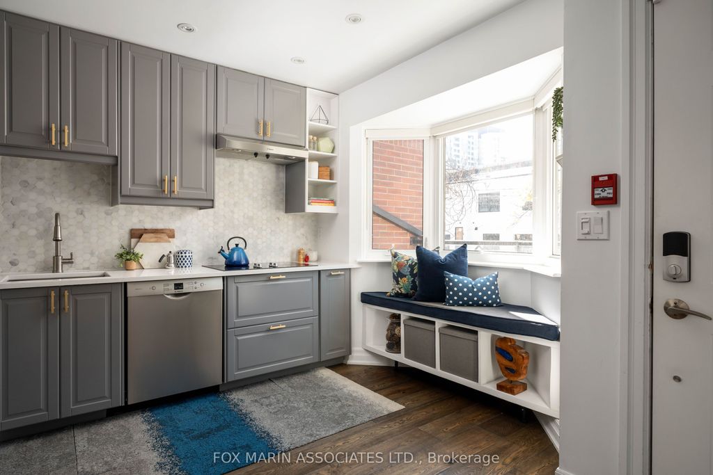 Photo of 588 Wellington Street W, Toronto, ON M5V 2X5 (MLS # C13111532)