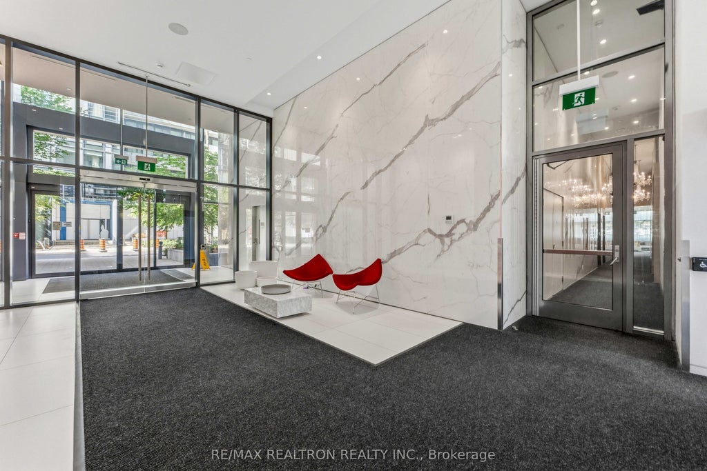 Photo of 185 Roehampton Avenue #510, Toronto, ON M4P 2K5 (MLS # C14031066)