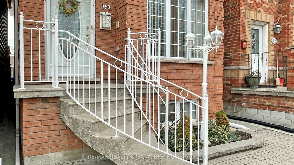 Photo of 953 Dupont Street, Toronto, ON M6H 1Z4 (MLS # W12969522)
