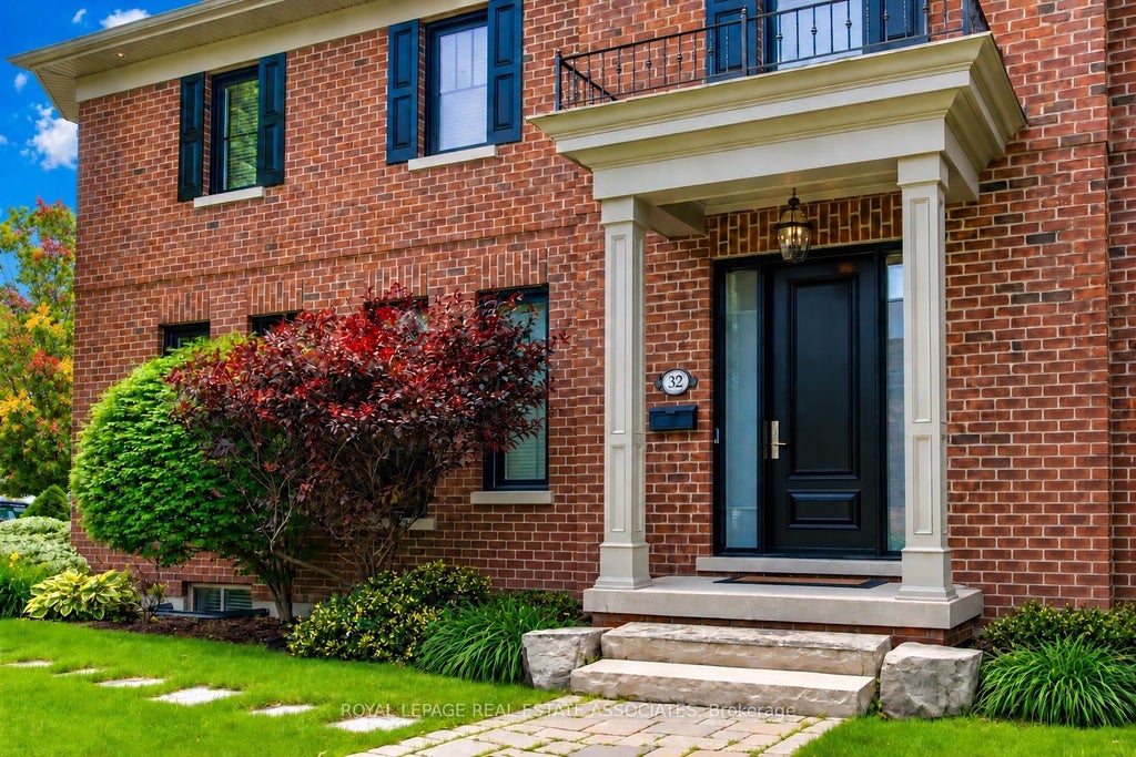 Photo of 32 Jopling Avenue N, Toronto, ON M9B 4E7 (MLS # W13860176)