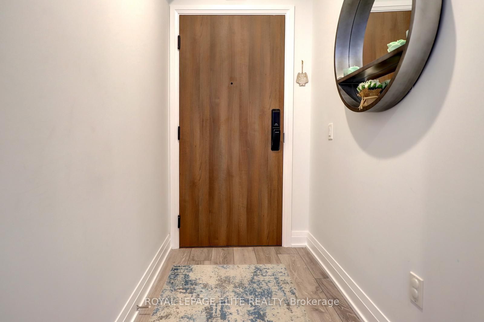 21 Park Street E 318