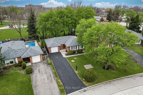 25 Devonshire Drive Brampton ON L6T 3G5
