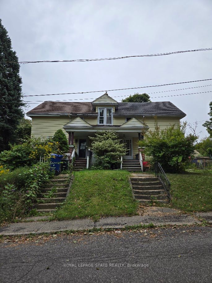 Photo 1 of 15 — 4340 Elgin Street, Niagara Falls, ON L2E 2X8