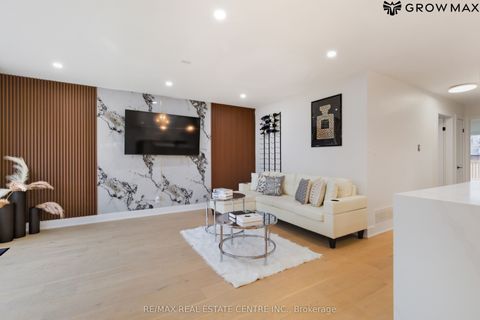 1328 Bunnell Drive Burlington ON L7P 2E1