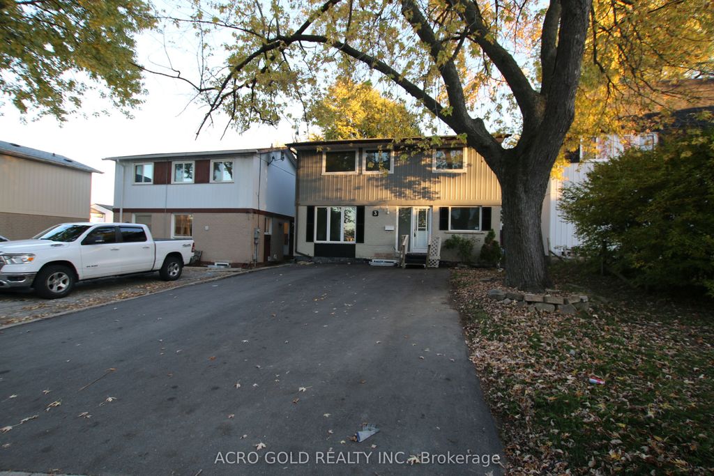 Photo of 3 GATSBY Square, Brampton, ON L6S 2H4 (MLS # W12631618)