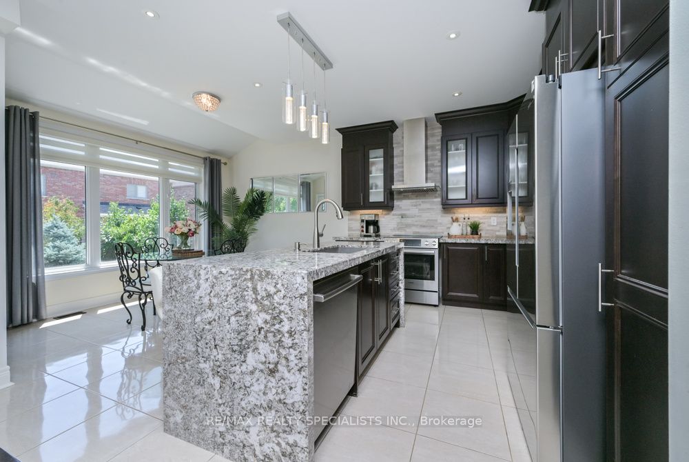 120 Rising Hill Ridge