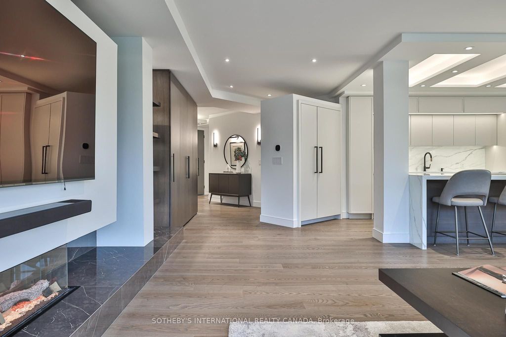 Photo of 342 Spadina Road #405, Toronto, ON M5P 2V4 (MLS # C12655918)