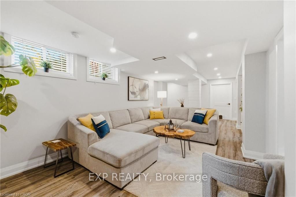 120 Elgin Crescent