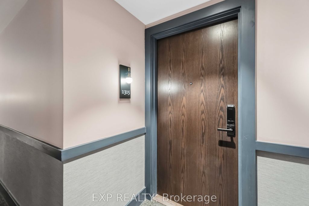 Photo of 2782 Barton Street E #1315, Hamilton, ON L8E 2J8 (MLS # X13041826)