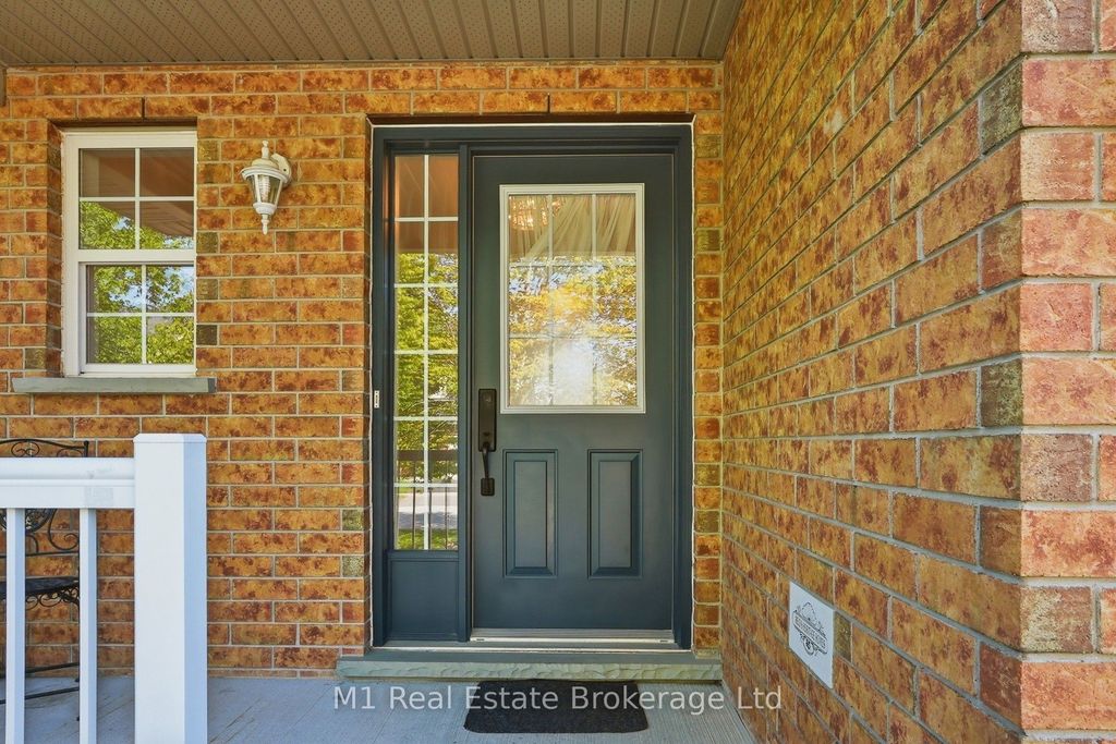 Photo of 89 Mcarthur Drive, Guelph, ON N1L 1S4 (MLS # X13206598)