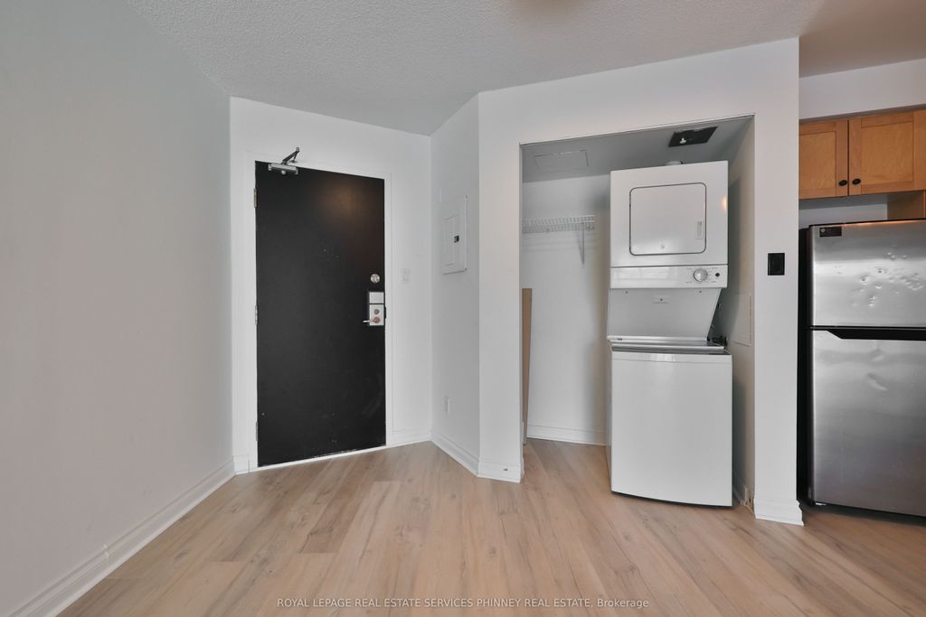 Photo of 650 Queens Quay W #302, Toronto, ON M5V 3N2 (MLS # C12900550)