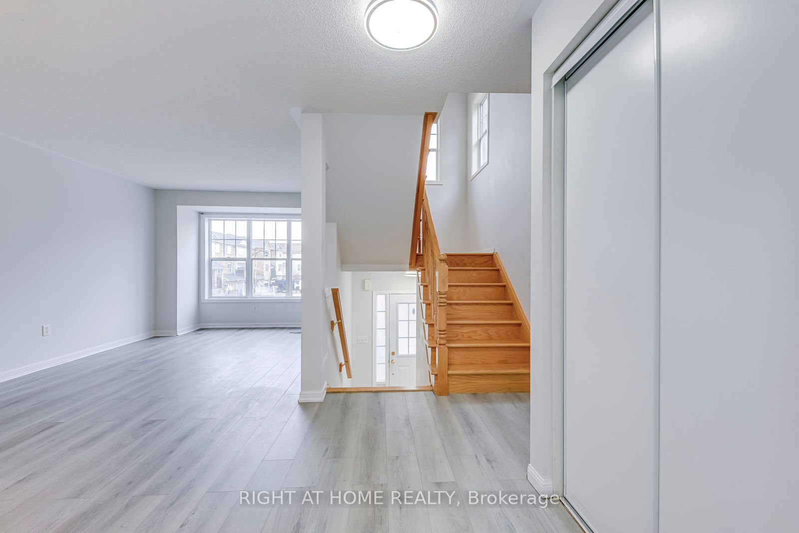 2872 Garnethill Way