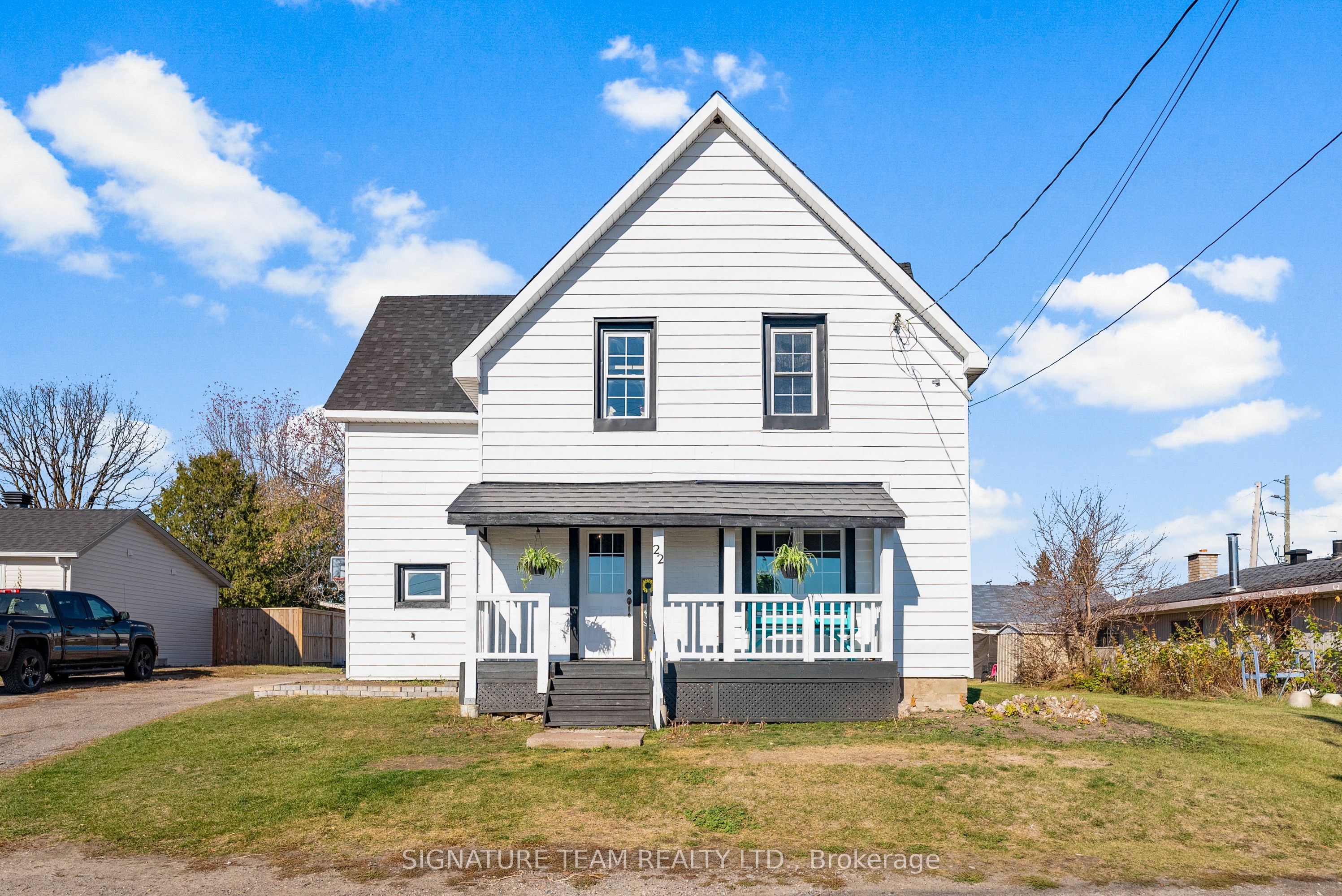 Photo 1 of 41 — 22 Astrolabe Road, Whitewater Region, ON K0J 1K0