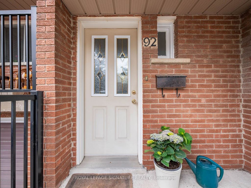 Photo of 3175 Kirwin Avenue #92, Mississauga, ON L5A 3M4 (MLS # W13092388)