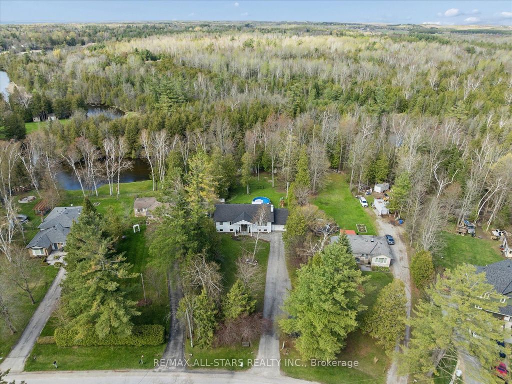 Photo of 127 Pinecrest Road, Georgina, ON L0E 1N0 (MLS # N13109068)