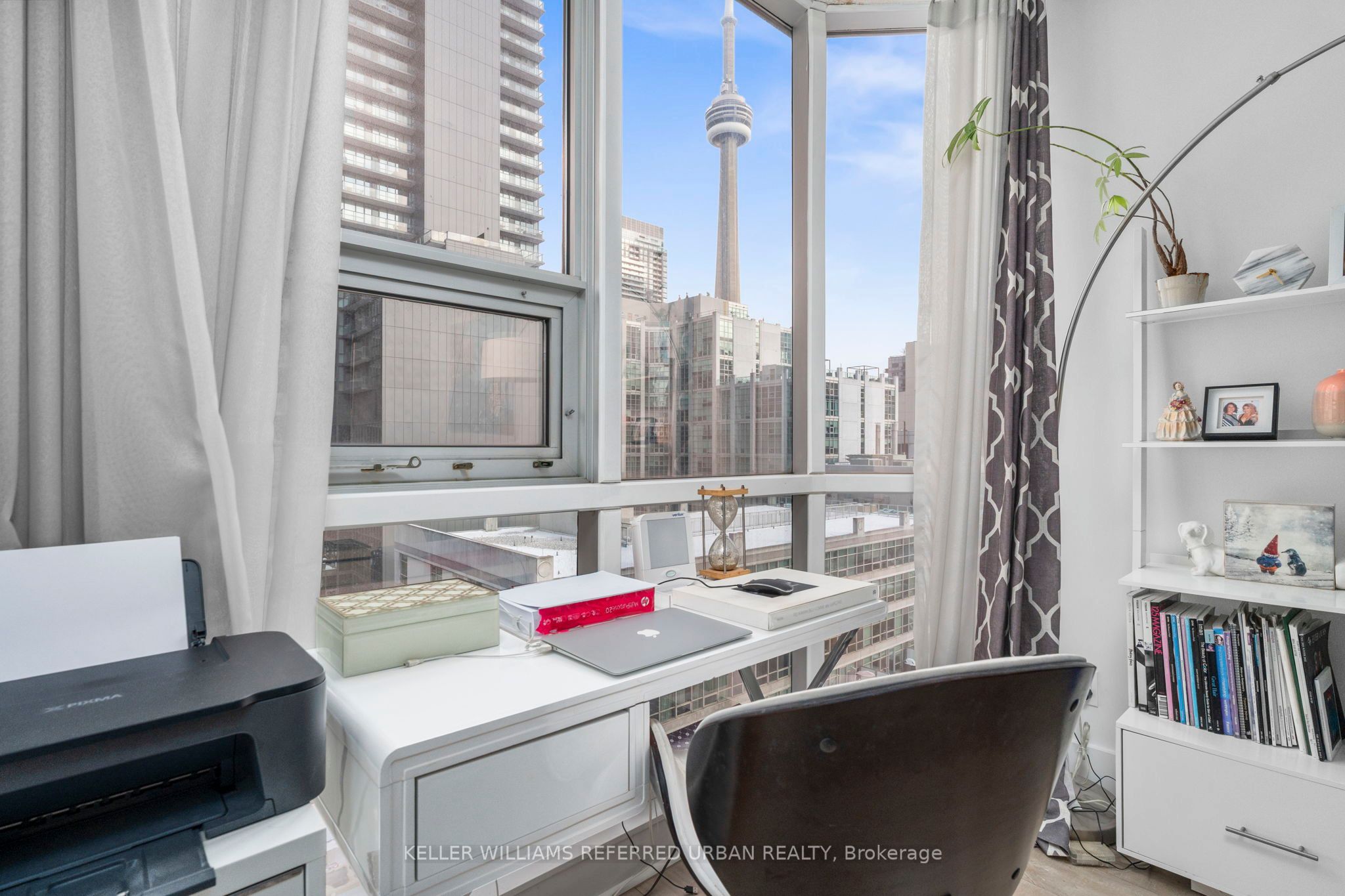 393 King Street W 706