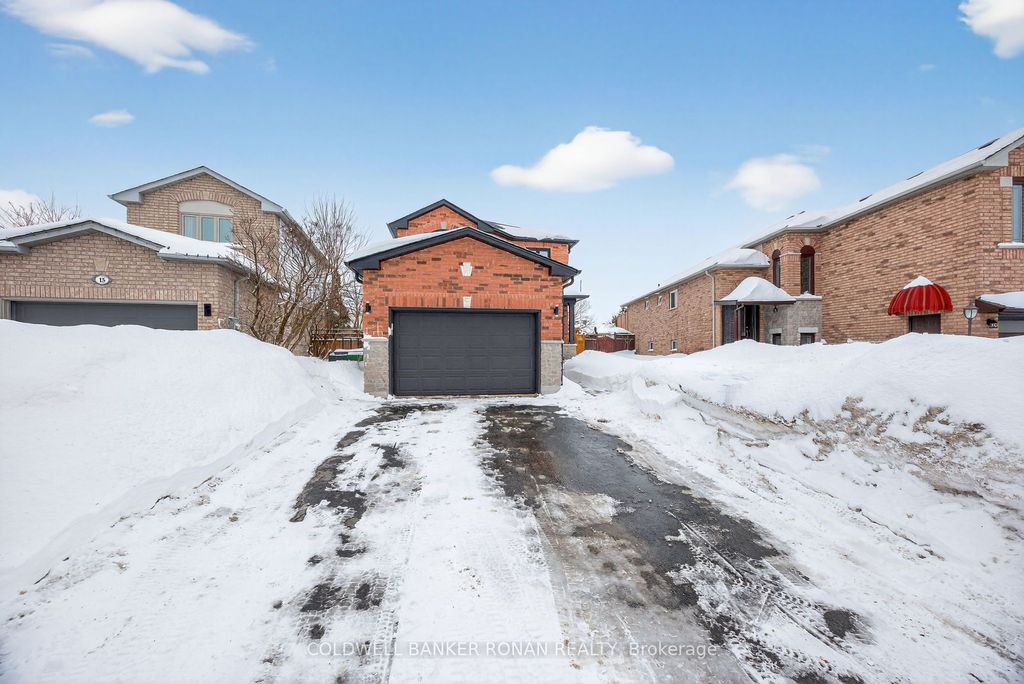 Photo of 13 Bluegrass Drive, Barrie, ON L4N 9N9 (MLS # S12811938)