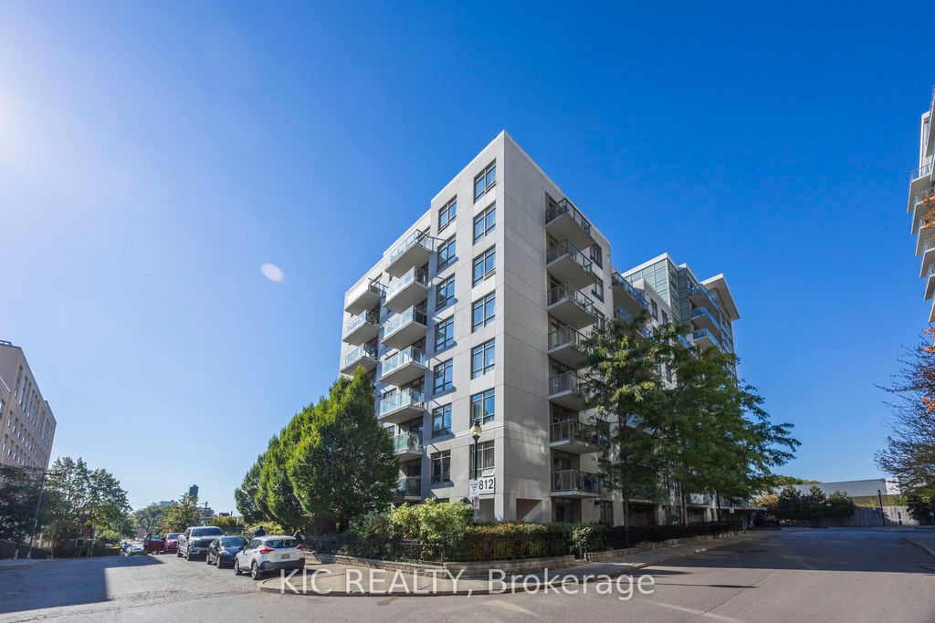 Photo of 812 Lansdowne Avenue #901, Toronto, ON M6H 4K5 (MLS # W12450829)