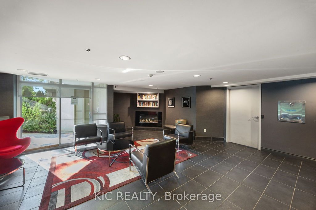 Photo of 812 Lansdowne Avenue #901, Toronto, ON M6H 4K5 (MLS # W12450829)