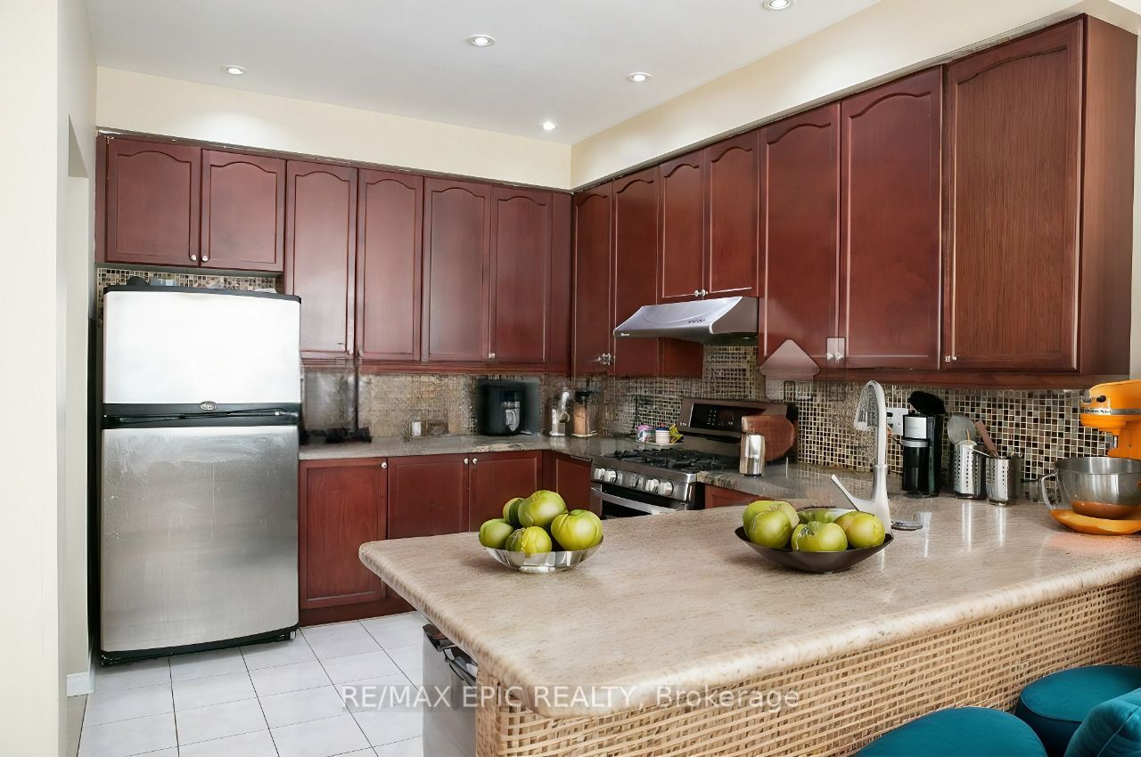 45 Golden Meadow Drive