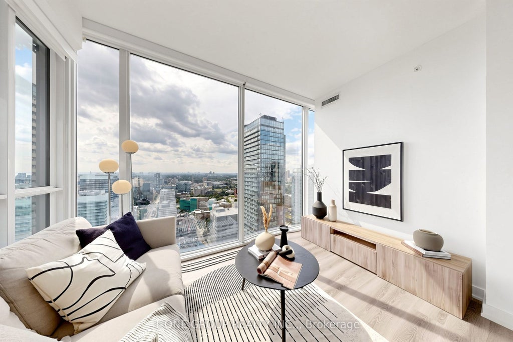 Photo of 15 Grenville Street #3403, Toronto, ON M4Y 0B9 (MLS # C13699672)